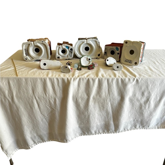 VINTAGE CHRISTMAS VILLAGE 15 PIECES /NO BOX/ NO LIGHTS - Picture 10 of 14